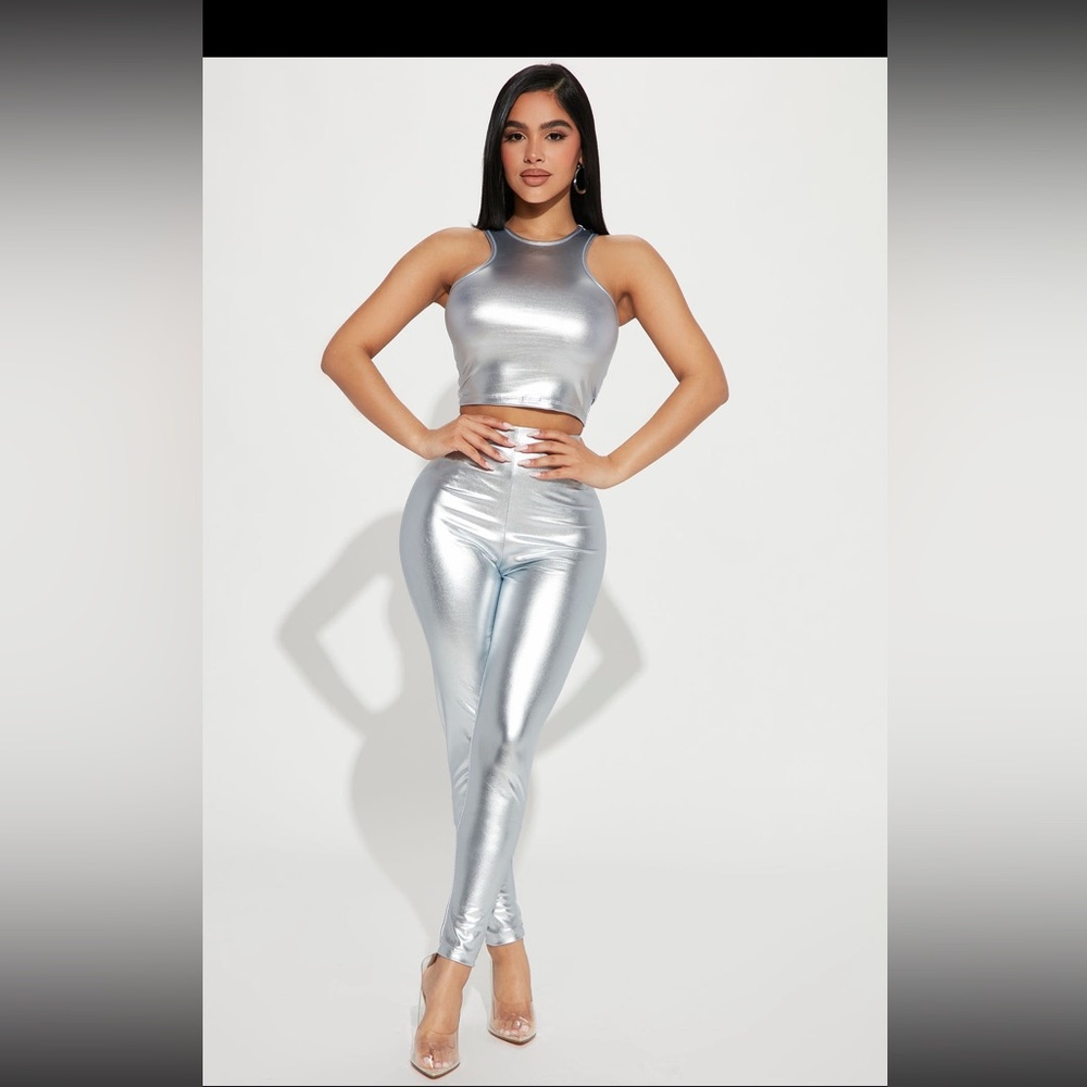 Fashion Nova Metallic Silver Leggings L